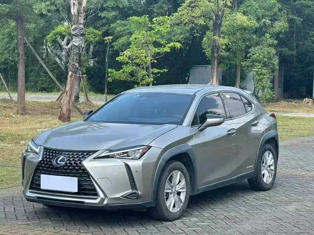Фотография автомобиля — Lexus UX