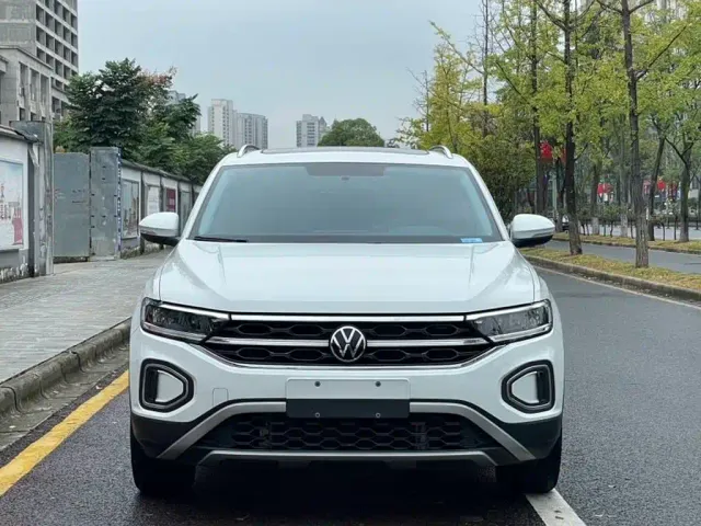 Volkswagen T-Roc — Фото автомобиля 2