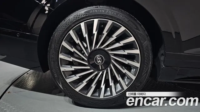 Hyundai Grandeur Grandeur (GN7) 3.5 Бензин 2WD — Фото автомобиля 21