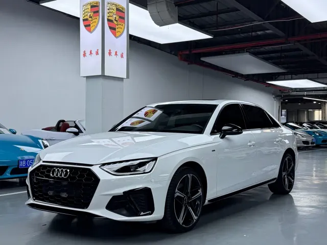 Фотография автомобиля — Audi A4L
