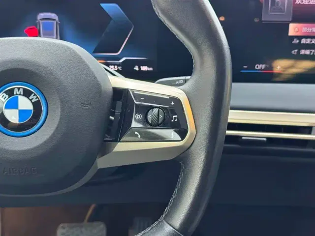 BMW iX M60 — Фото автомобиля 16