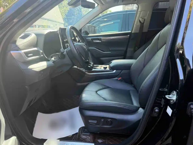 Toyota Highlander — Фото автомобиля 17