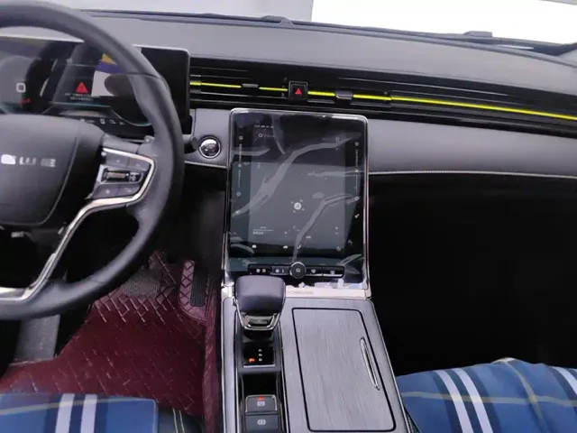 Roewe RX5 — Фото автомобиля 13