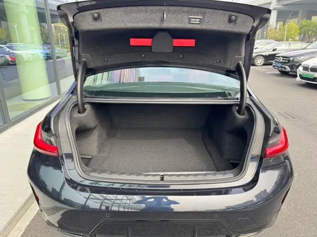 BMW 3 Series — Фото автомобиля 7