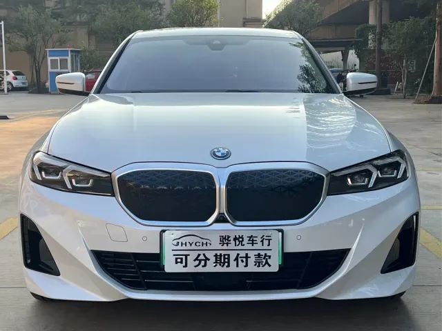 Фотография автомобиля — BMW i3