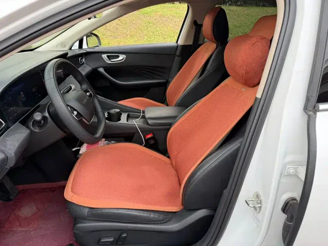 Roewe D7 — Фото автомобиля 8