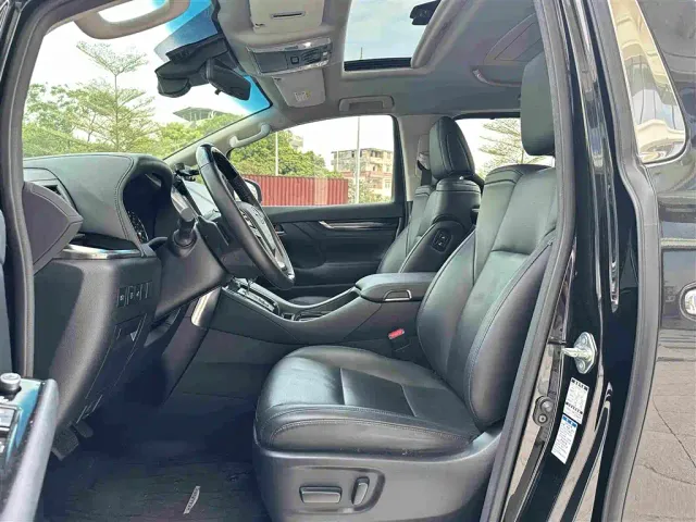 Toyota Vellfire — Фото автомобиля 4