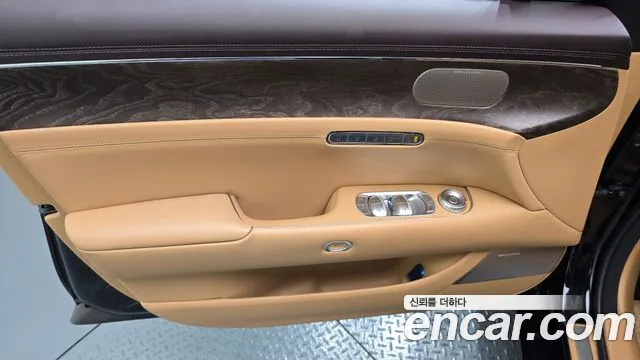 Genesis G90 Бензин 3.5 турбо AWD — Фото автомобиля 24