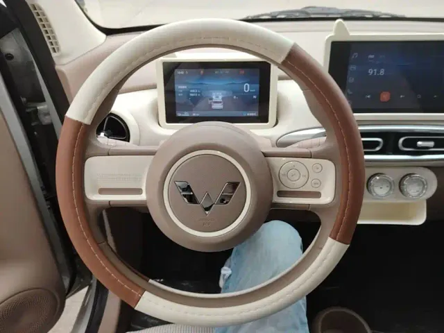 Wuling Hongguang Mini EV — Фото автомобиля 10