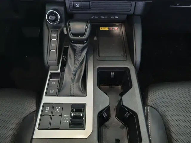 Toyota Prado — Фото автомобиля 11