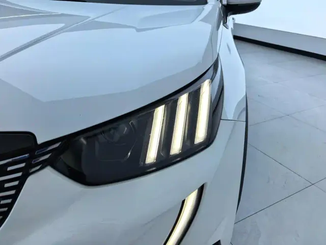 Peugeot 2008 — Фото автомобиля 5