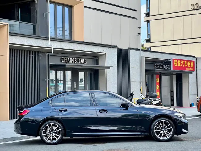 BMW 3 Series — Фото автомобиля 4