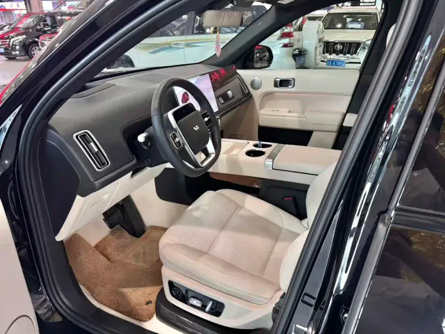 Li Auto L9 — Фото автомобиля 9
