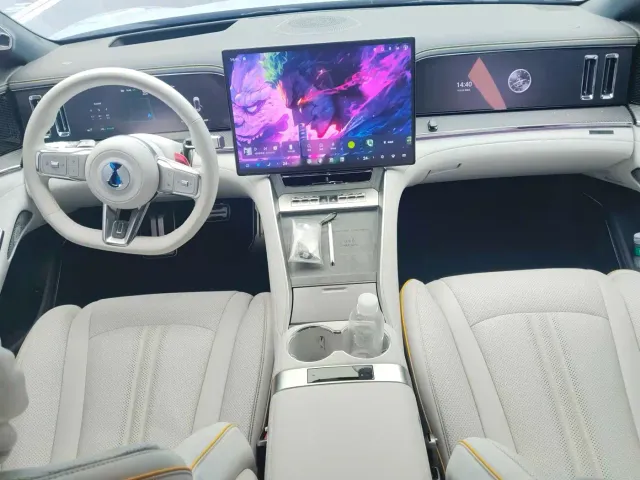 Denza Z9GT — Фото автомобиля 11