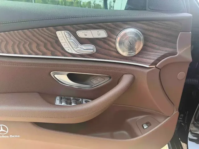 Mercedes-Benz Mercedes-Benz E-Class 2023 E 300 L Fashion — Фото автомобиля 22