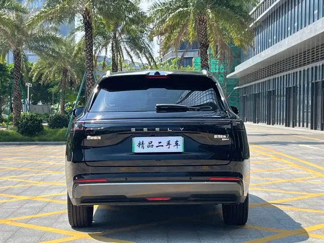 Geely Galaxy Starship 7 EM-i — Фото автомобиля 5