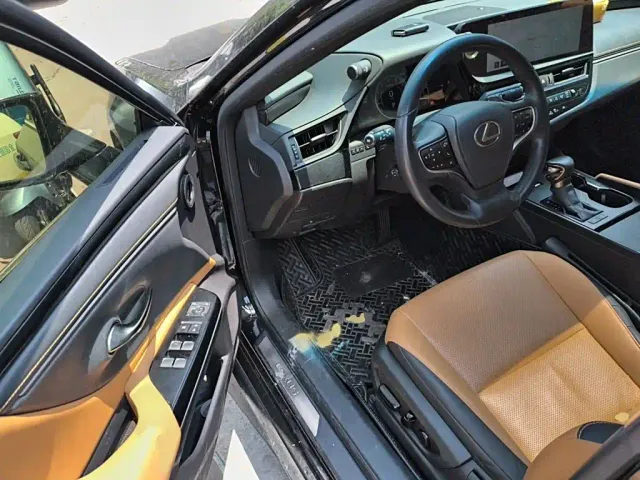 Lexus ES — Фото автомобиля 13
