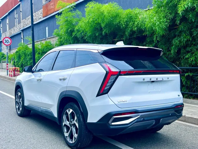 Geely Boyue L — Фото автомобиля 9