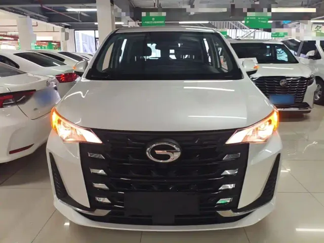 GAC Trumpchi M6 — Фото автомобиля 2