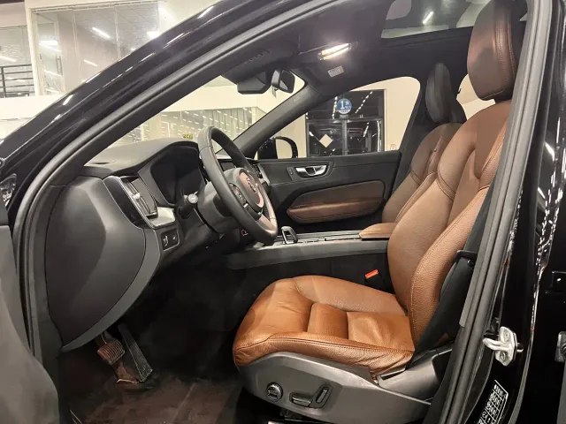 Volvo XC60 — Фото автомобиля 21