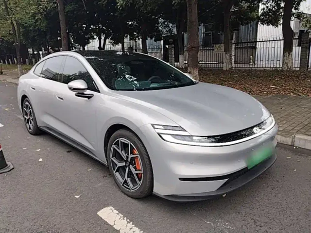 Changan Qiyuan A06 — Фото автомобиля 3