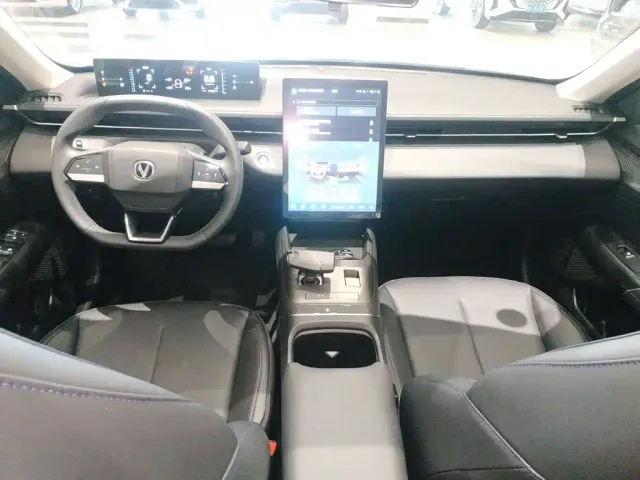 Changan Eado — Фото автомобиля 9