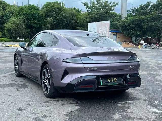 Xiaomi SU7 — Фото автомобиля 8