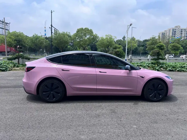 Tesla Model 3 — Фото автомобиля 14
