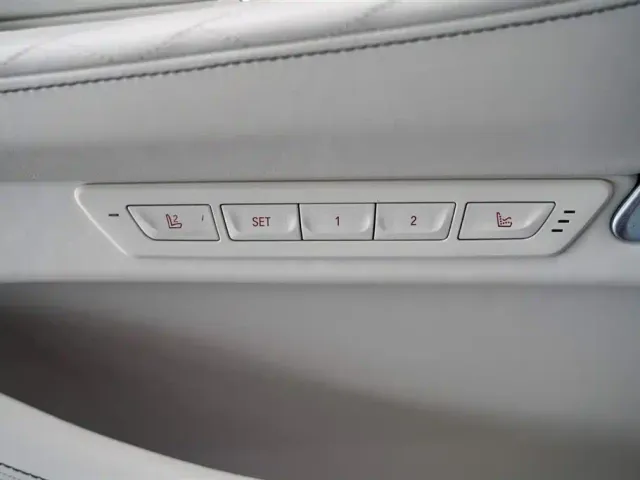 BMW 7 Series — Фото автомобиля 11