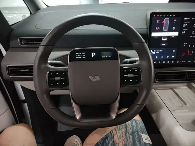 Li Auto MEGA — Фото автомобиля 6