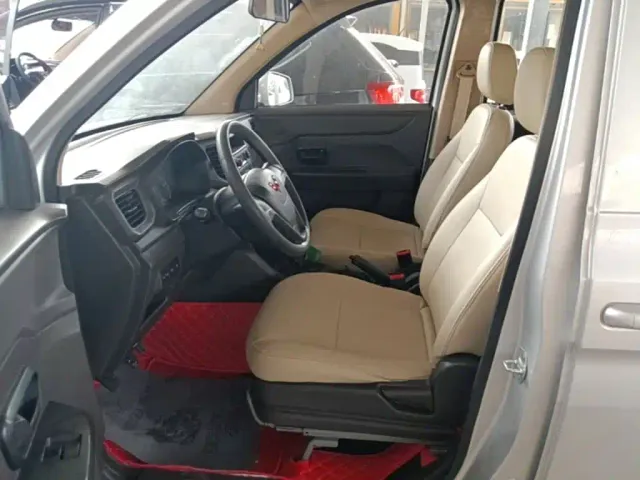 Wuling Hongguang V — Фото автомобиля 14