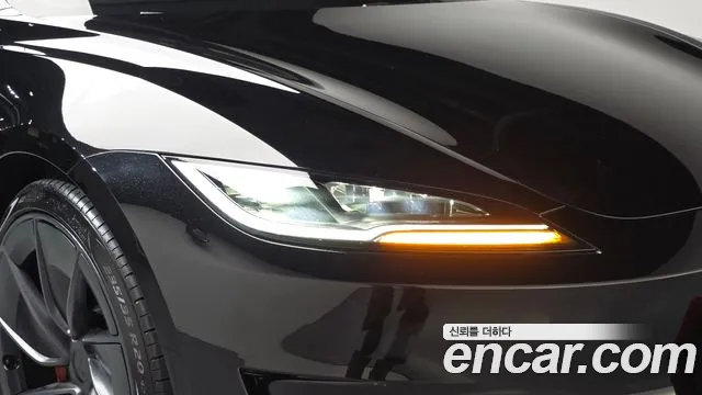 Tesla Model 3 — Фото автомобиля 7