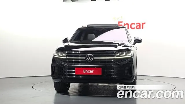 Volkswagen Touareg 3rd Gen — Фото автомобиля 3