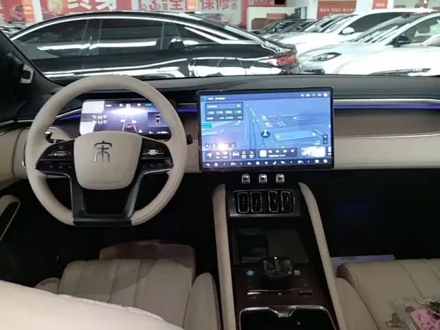 BYD Song L EV — Фото автомобиля 9