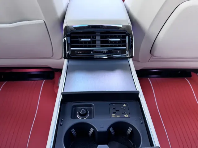 Audi A8 — Фото автомобиля 13