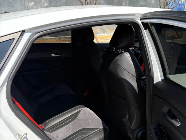 Geely Binrui — Фото автомобиля 5