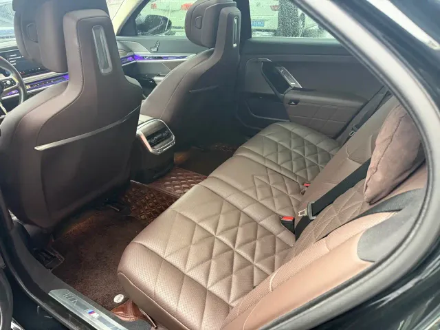 BMW 7 Series — Фото автомобиля 7