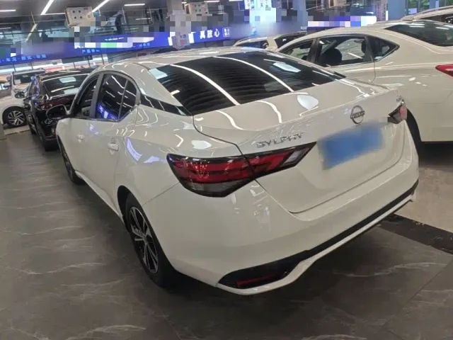 Nissan Sylphy — Фото автомобиля 4