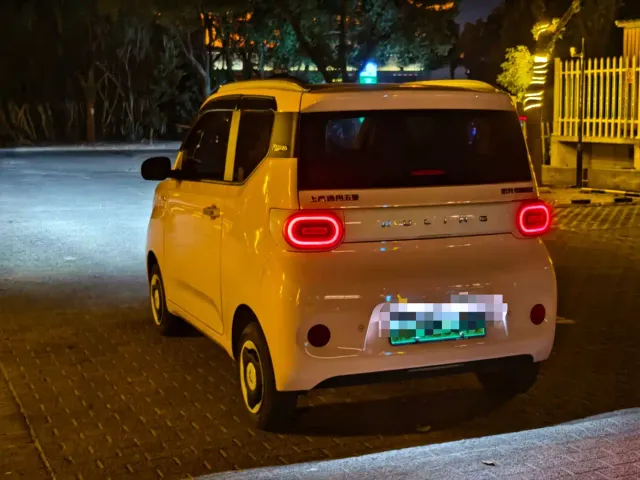 Wuling Hongguang Mini EV — Фото автомобиля 6