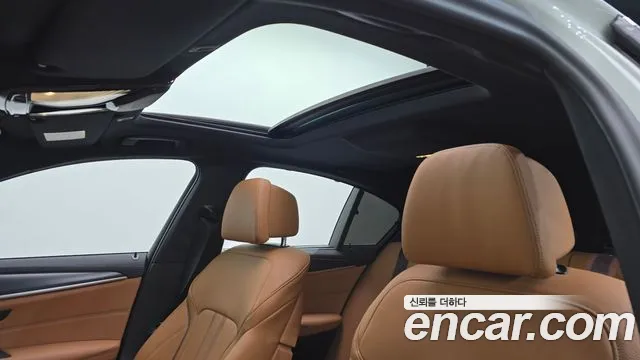 BMW 5-Series — Фото автомобиля 19