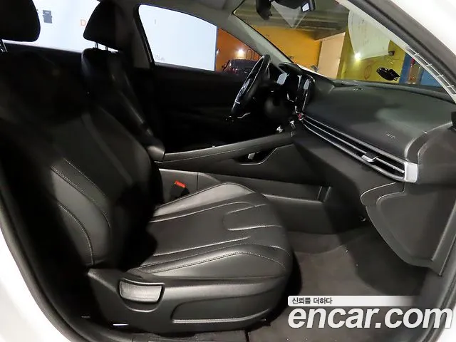 Hyundai Avante CN7 — Фото автомобиля 12