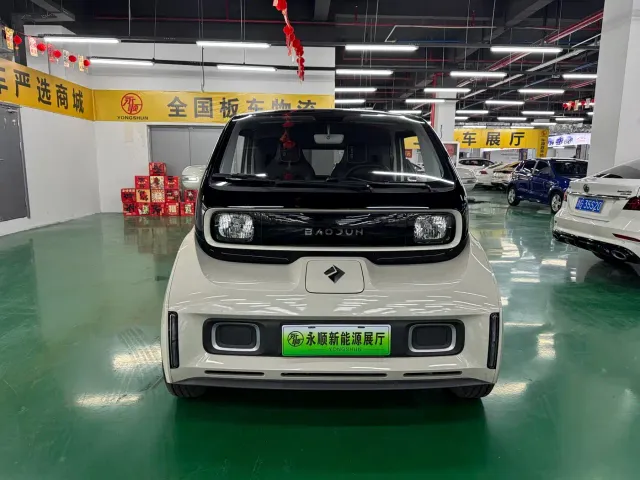 Baojun KiWi EV — Фото автомобиля 2