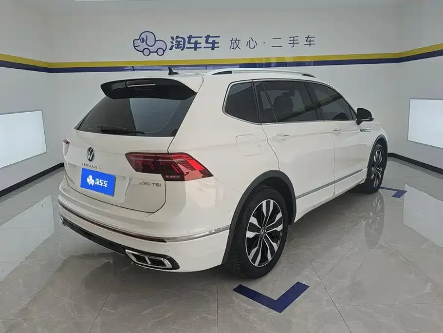 Volkswagen Tiguan L 2022 330TSI Auto 2WD R-Line Premium Edition — Фото автомобиля 3