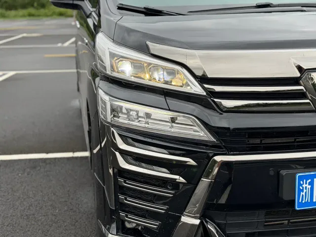 Toyota Vellfire — Фото автомобиля 26