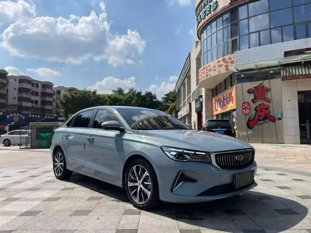 Geely Emgrand — Фото автомобиля 3