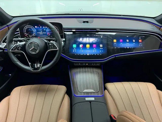 Mercedes-Benz E-Class — Фото автомобиля 12