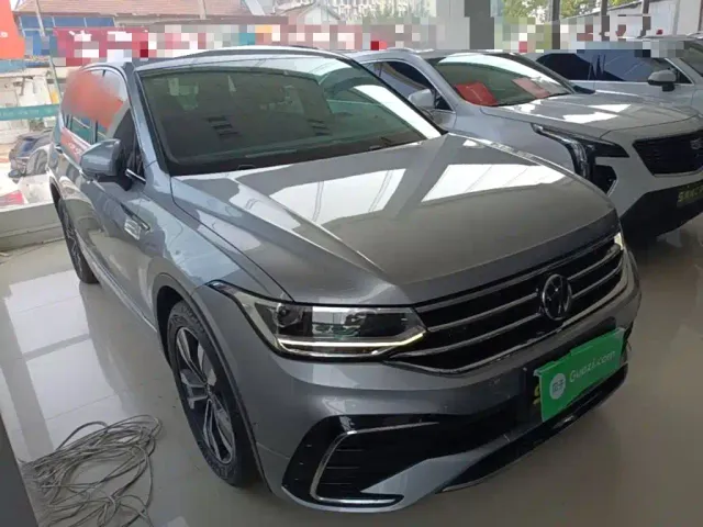 Volkswagen Tiguan L — Фото автомобиля 3
