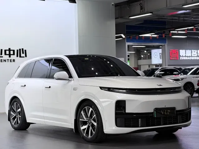 Li Auto L7 — Фото автомобиля 3