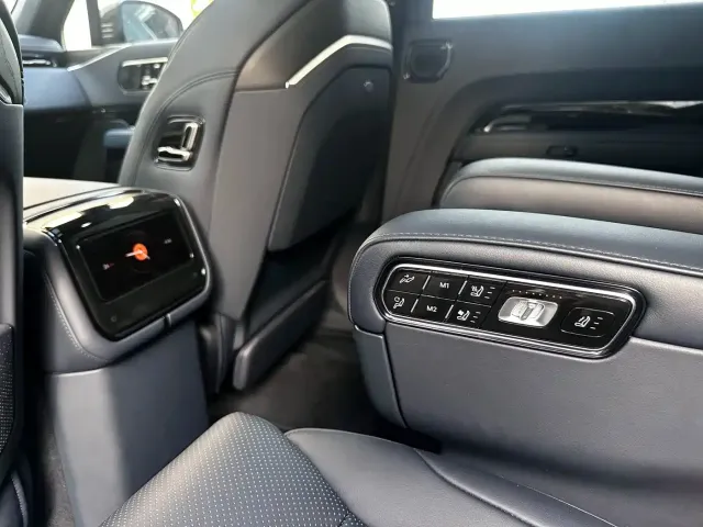 ZEEKR Zeekr 9X 2025 model Ultra Edition 70kWh — Фото автомобиля 8