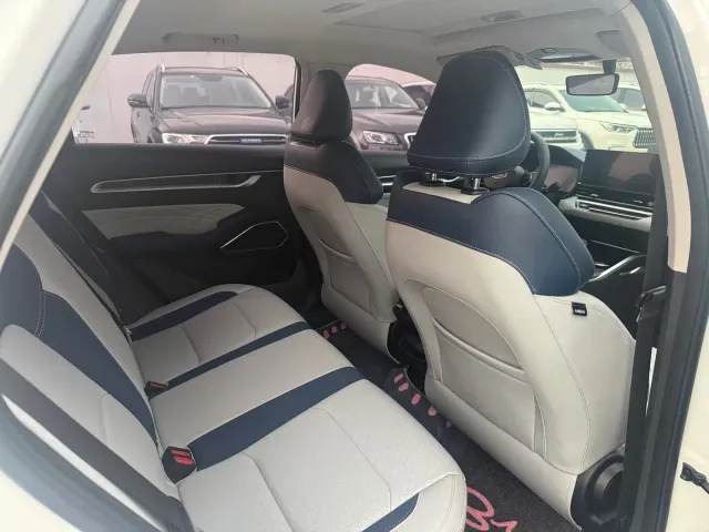 Geely Emgrand — Фото автомобиля 5